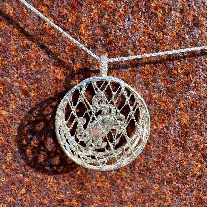 950 Silver Crab Pot Necklace - 18" Chain